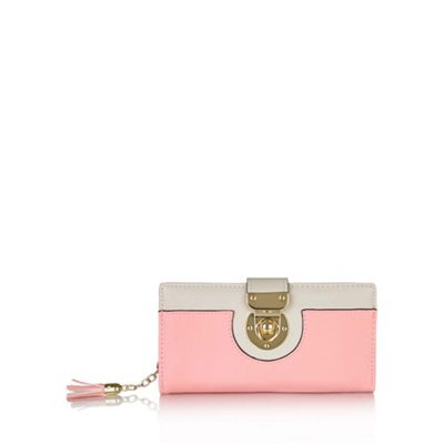 Pink faux leather clasp wallet